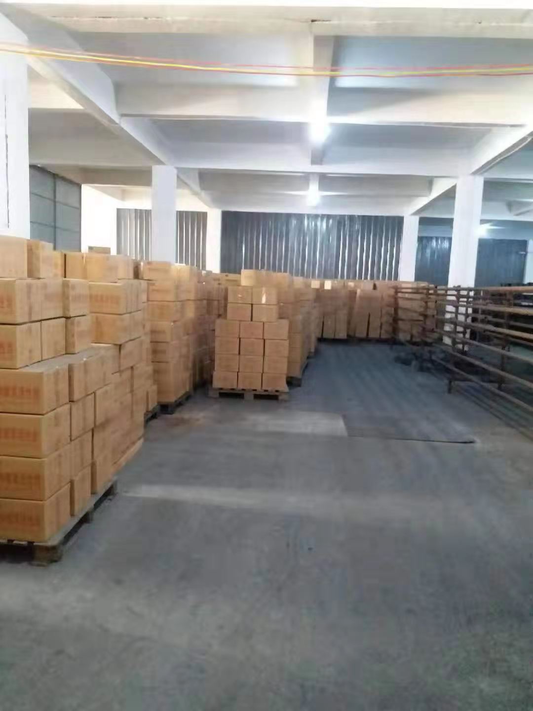 存放<a href=http://www.vms4030.com/fwzhxt/ target=_blank class=infotextkey>蜂窩活性炭</a>倉庫